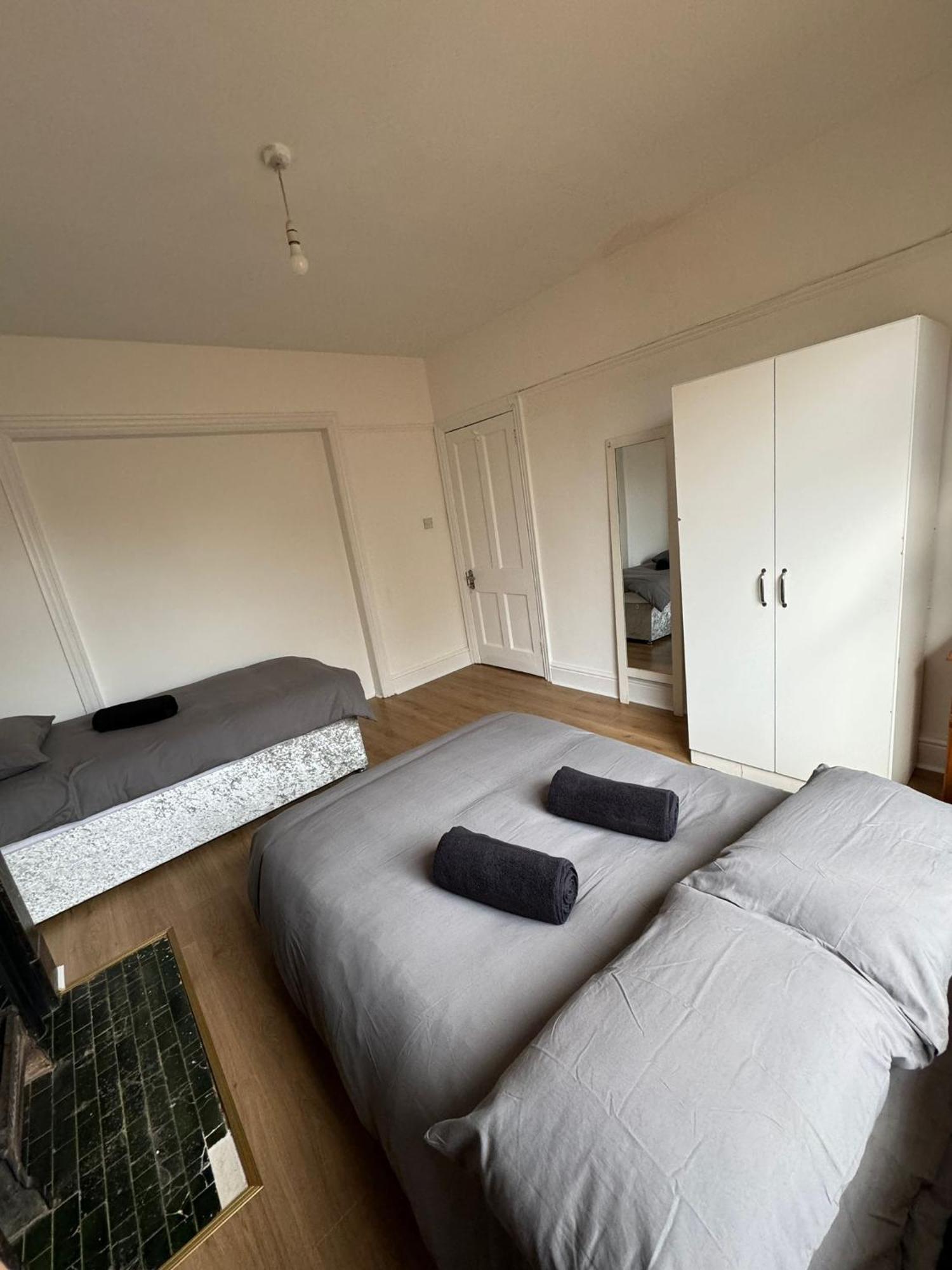 Very Nice Triple Room At 2 Iveragh Rd-5 ดับลิน ภายนอก รูปภาพ